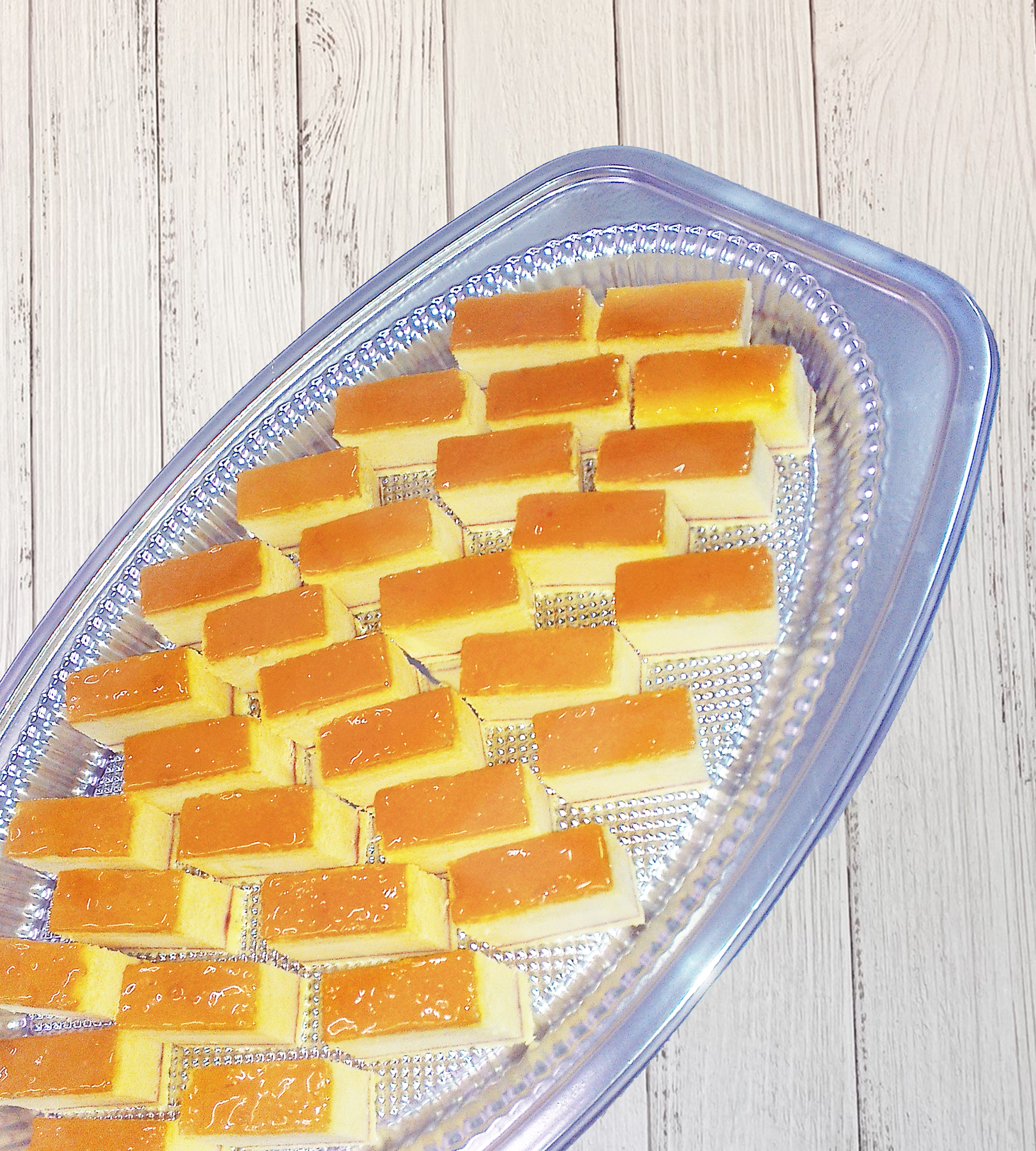 金芒果淋面蛋糕盤